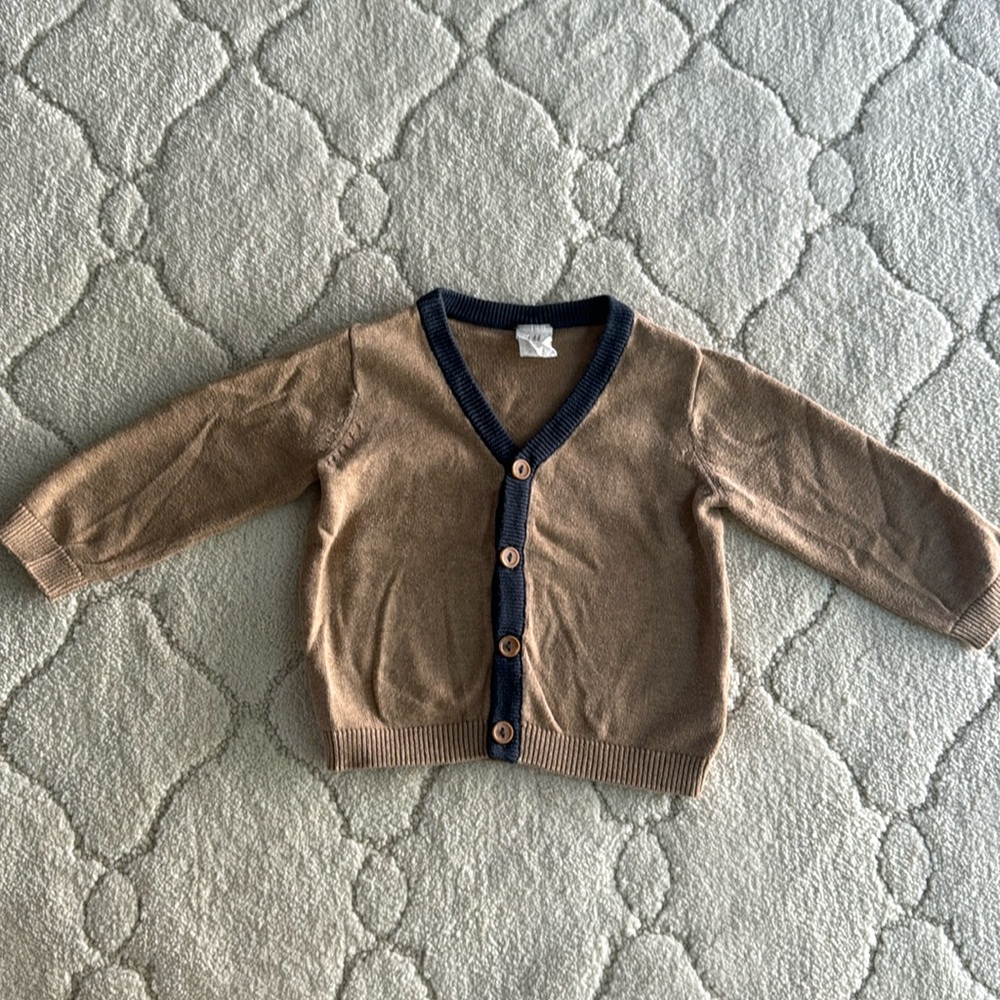 H&M light coffee color cardigan w navy blue trim —4-6 months